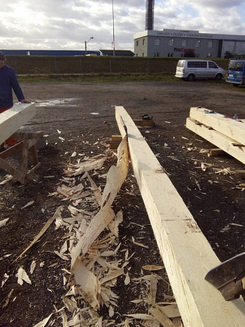 Skanzen Chanovice, 2015- nahrazení poškozených částí dřevěných konstrukcí novými, za použití dobových nástrojů a technik