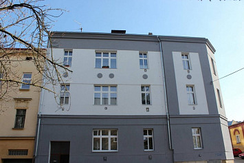 ZATEPLENÍ FASÁDY A VÝMĚNA OKEN BYTOVÝ DŮM ŽIVNOSTENSKÁ 21, PLZEŇ