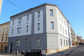 ZATEPLENÍ FASÁDY A VÝMĚNA OKEN BYTOVÝ DŮM ŽIVNOSTENSKÁ 21, PLZEŇ