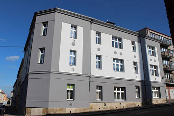 ZATEPLENÍ FASÁDY A VÝMĚNA OKEN BYTOVÝ DŮM ŽIVNOSTENSKÁ 21, PLZEŇ