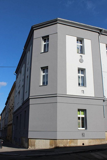 ZATEPLENÍ FASÁDY A VÝMĚNA OKEN BYTOVÝ DŮM ŽIVNOSTENSKÁ 21, PLZEŇ