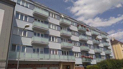 Republikánská 5, 2017- hydroizolace, dlažba, zábradlí balkonů, nátěr fasády