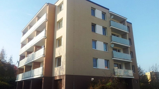 REVITALIZACE PANELOVÉHO DOMU KOMENSKÉHO 50, PLZEŇ